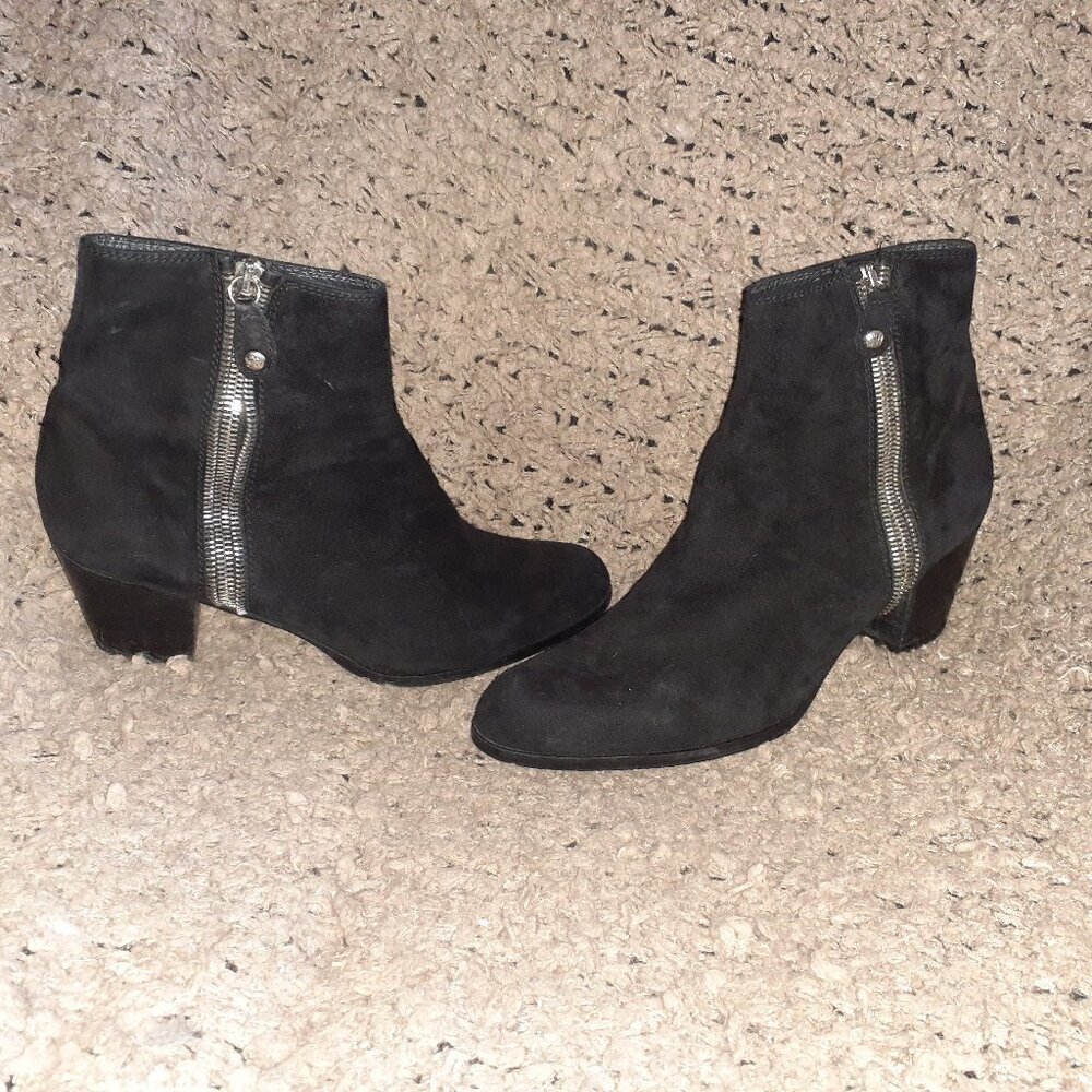 STUART WEITZMAN-Zipzipzip-Black Suede Leather Ankle  Boots-Size 7.5-Excellent